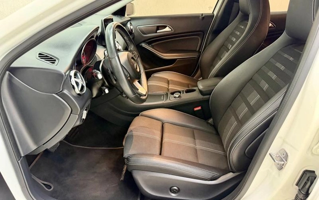 imagem-https://www.socarrao.com.br/sc-vehicle-images-prod/904671/1793223021598-7869656_15_B_72d50abf6c.jpeg