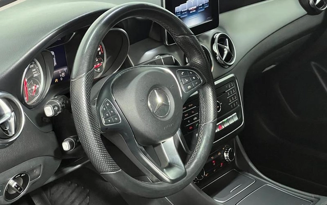 imagem-https://www.socarrao.com.br/sc-vehicle-images-prod/904799/1784138476460-7811440_8_B_ff34ec840b.jpeg