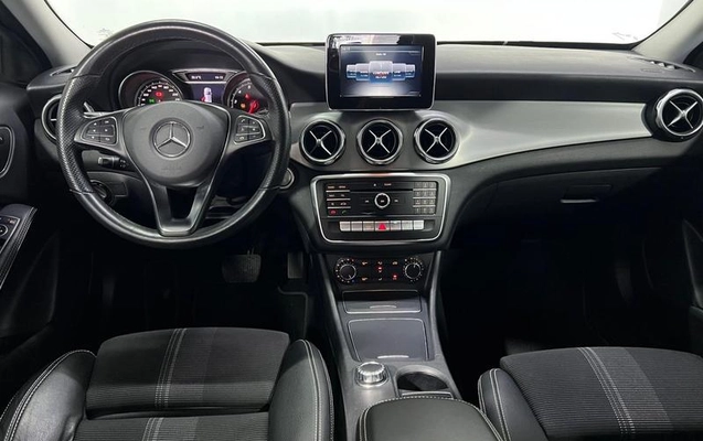 imagem-https://www.socarrao.com.br/sc-vehicle-images-prod/904799/1784138476464-7811440_11_B_913c9b9de6.jpeg