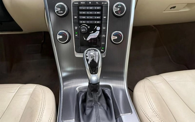 imagem-https://www.socarrao.com.br/sc-vehicle-images-prod/904998/1788270484090-7848451_0_B_78b34f79d5.jpeg