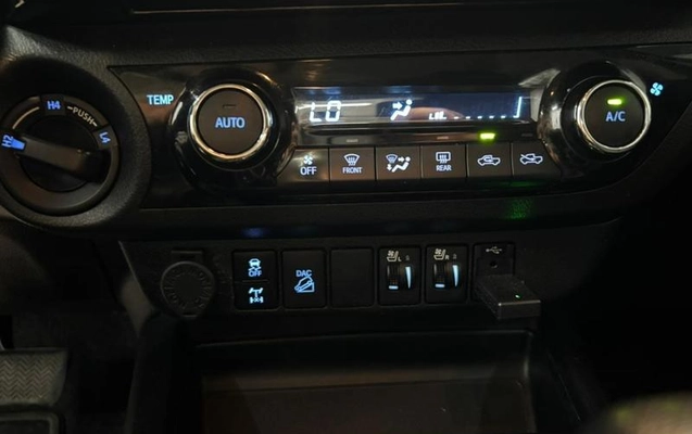 imagem-https://www.socarrao.com.br/sc-vehicle-images-prod/905230/1789494085382-7870386_5_B_528f8e2588.jpeg