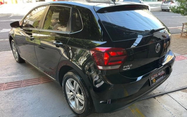 imagem-https://www.socarrao.com.br/sc-vehicle-images-prod/905310/1774210124620-640_480_volkswagen-polo-200-tsi-comfortline-aut-flex-19-20-21da06-19.jpg