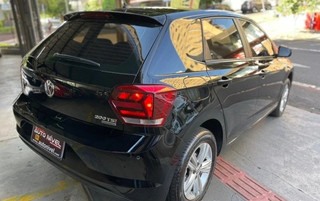 imagem-https://www.socarrao.com.br/sc-vehicle-images-prod/905310/1774210124621-640_480_volkswagen-polo-200-tsi-comfortline-aut-flex-19-20-21da06-24.jpg
