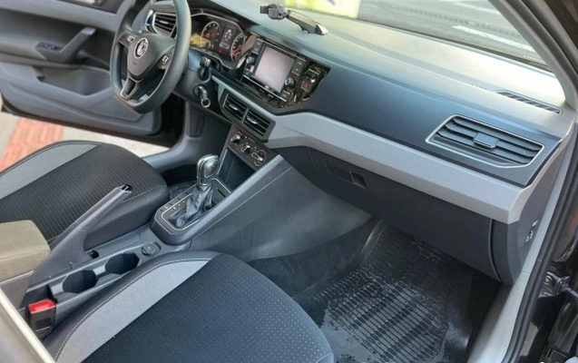 imagem-https://www.socarrao.com.br/sc-vehicle-images-prod/905310/1774210124625-640_480_volkswagen-polo-200-tsi-comfortline-aut-flex-19-20-21da06-23.jpg