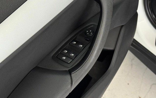 imagem-https://www.socarrao.com.br/sc-vehicle-images-prod/905744/1786655219828-7871375_22_B_70d1958df7.jpeg