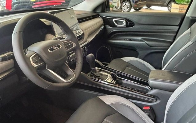 imagem-https://www.socarrao.com.br/sc-vehicle-images-prod/905991/1773250397799-vehicle_image_1771612050_8a6bbc23cb111d46aaa4f9770936b2ea.jpeg