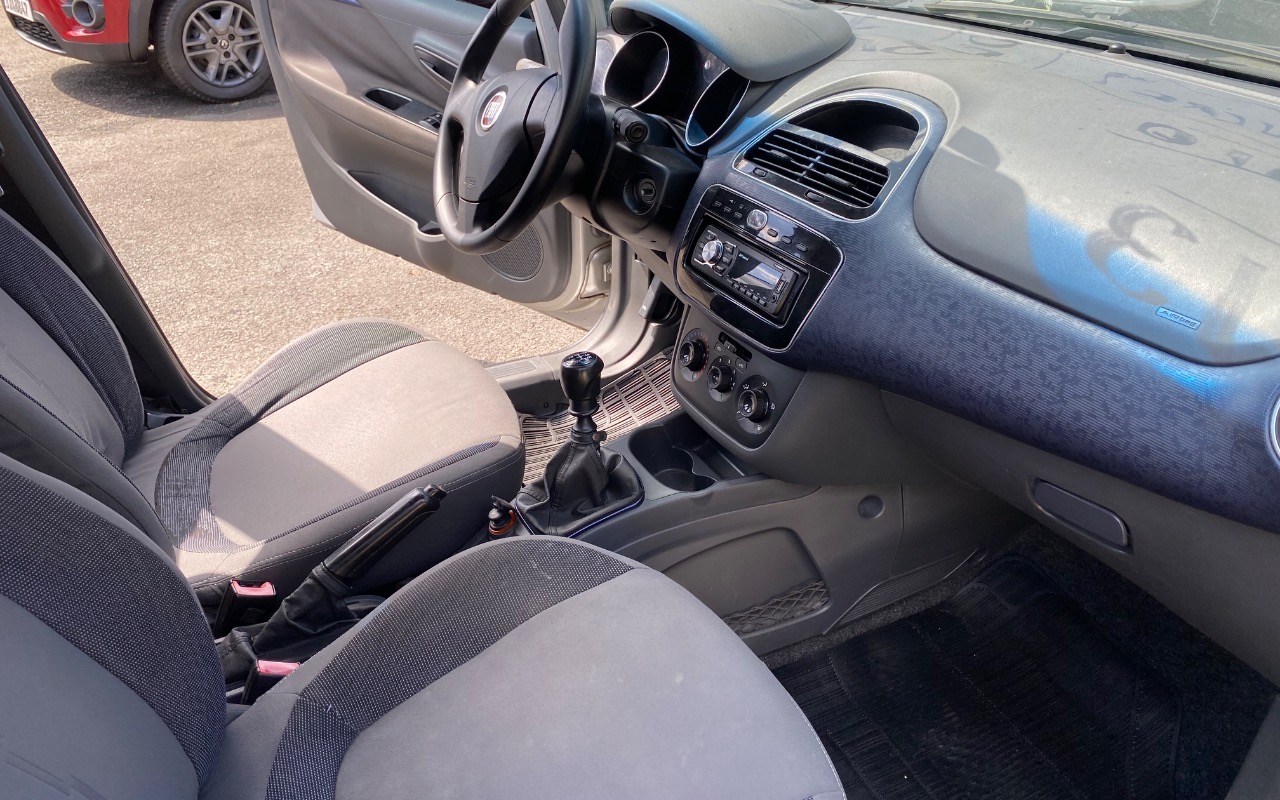 imagem-https://www.socarrao.com.br/sc-vehicle-images-prod/906075/1789584768488-SU1HXzEyNzIuanBlZw.jpeg