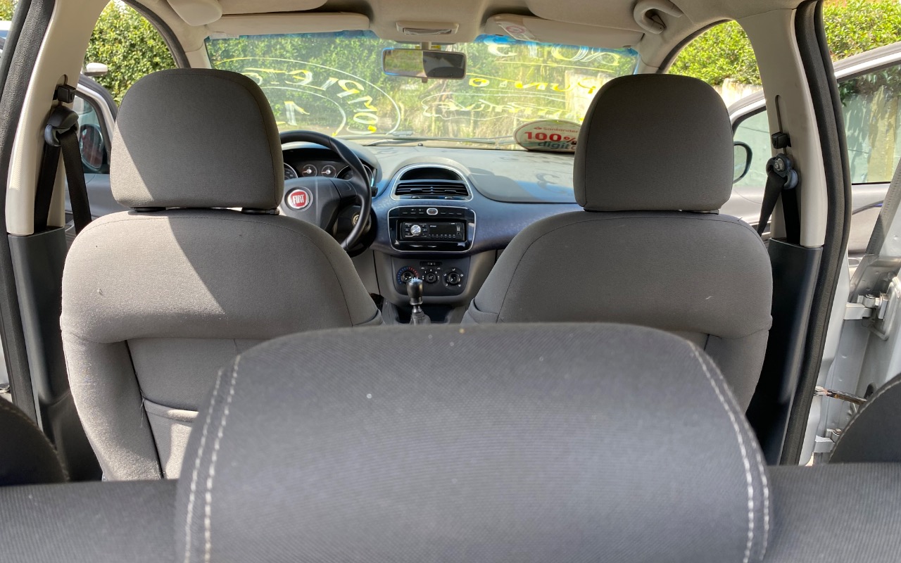 imagem-https://www.socarrao.com.br/sc-vehicle-images-prod/906075/1789584768822-SU1HXzEyNzYuanBlZw.jpeg