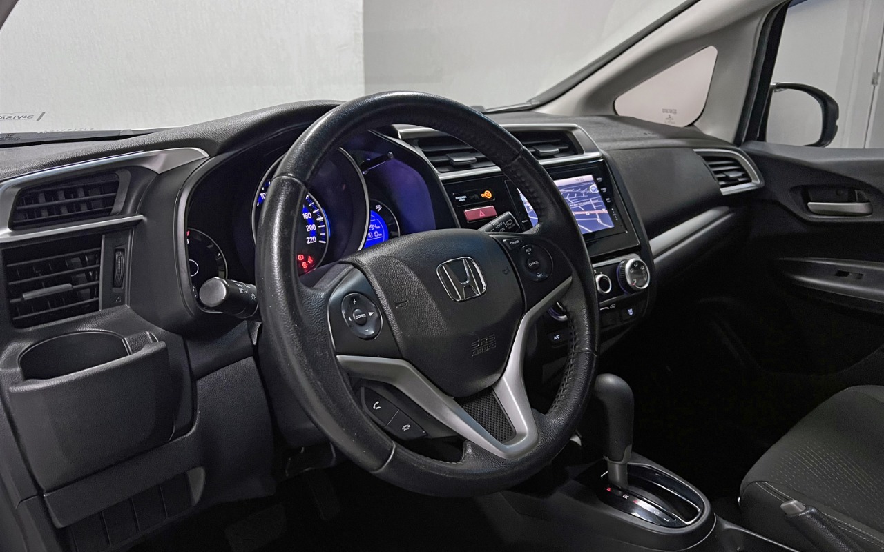 imagem-https://www.socarrao.com.br/sc-vehicle-images-prod/906317/1772833638637-aW1hZ2UwMDAxMC5qcGc.jpg