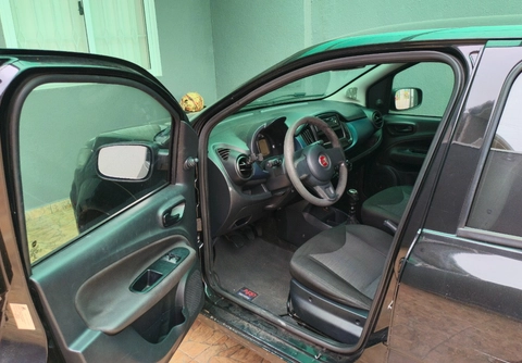 Fiat Uno DRIVE 1.0 Flex 6V 5p 2018 Preto — foto 1 de 3