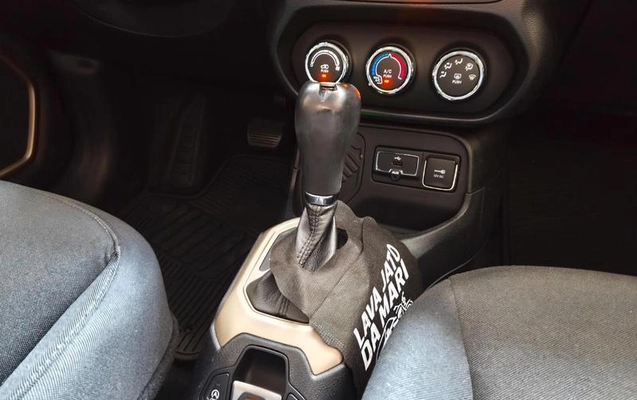 imagem-https://www.socarrao.com.br/sc-vehicle-images-prod/906925/1787167518673-7872728_10_B_d620a2b89c.jpeg