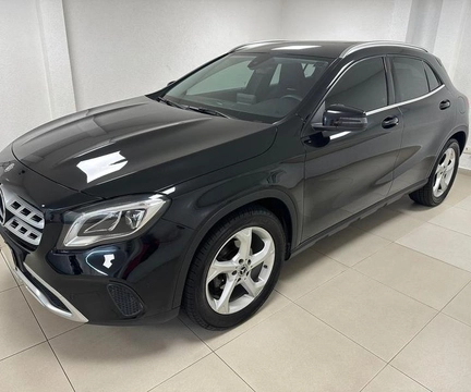 Mercedes-Benz GLA 200 2018 Preto — foto 1 de 3
