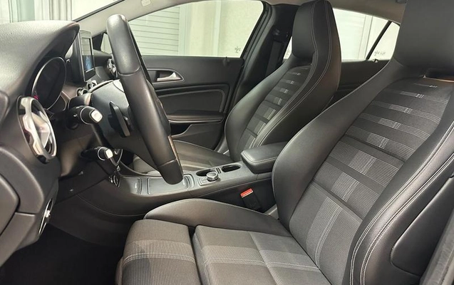 imagem-https://www.socarrao.com.br/sc-vehicle-images-prod/907418/1787603389558-7574266_11_B_6384f9fca8.jpeg