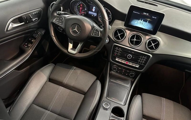 imagem-https://www.socarrao.com.br/sc-vehicle-images-prod/907418/1787603389565-7574266_13_B_4bb7c03f94.jpeg