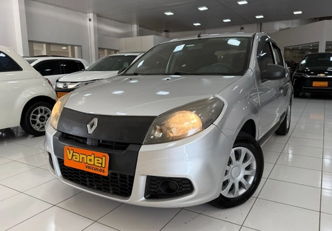 Renault Sandero 2014 Prata — foto 1 de 3