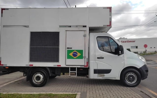 imagem-https://www.socarrao.com.br/sc-vehicle-images-prod/907472/1772890329975-DuFrNV8S2vb6pEv72ylN3qWqjnTwby6O.jpg