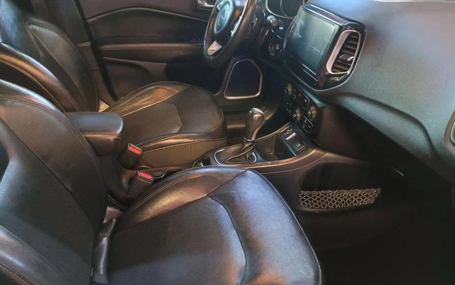 imagem-https://www.socarrao.com.br/sc-vehicle-images-prod/907682/1789502945905-7868256_0_B_d8df047e97.jpeg