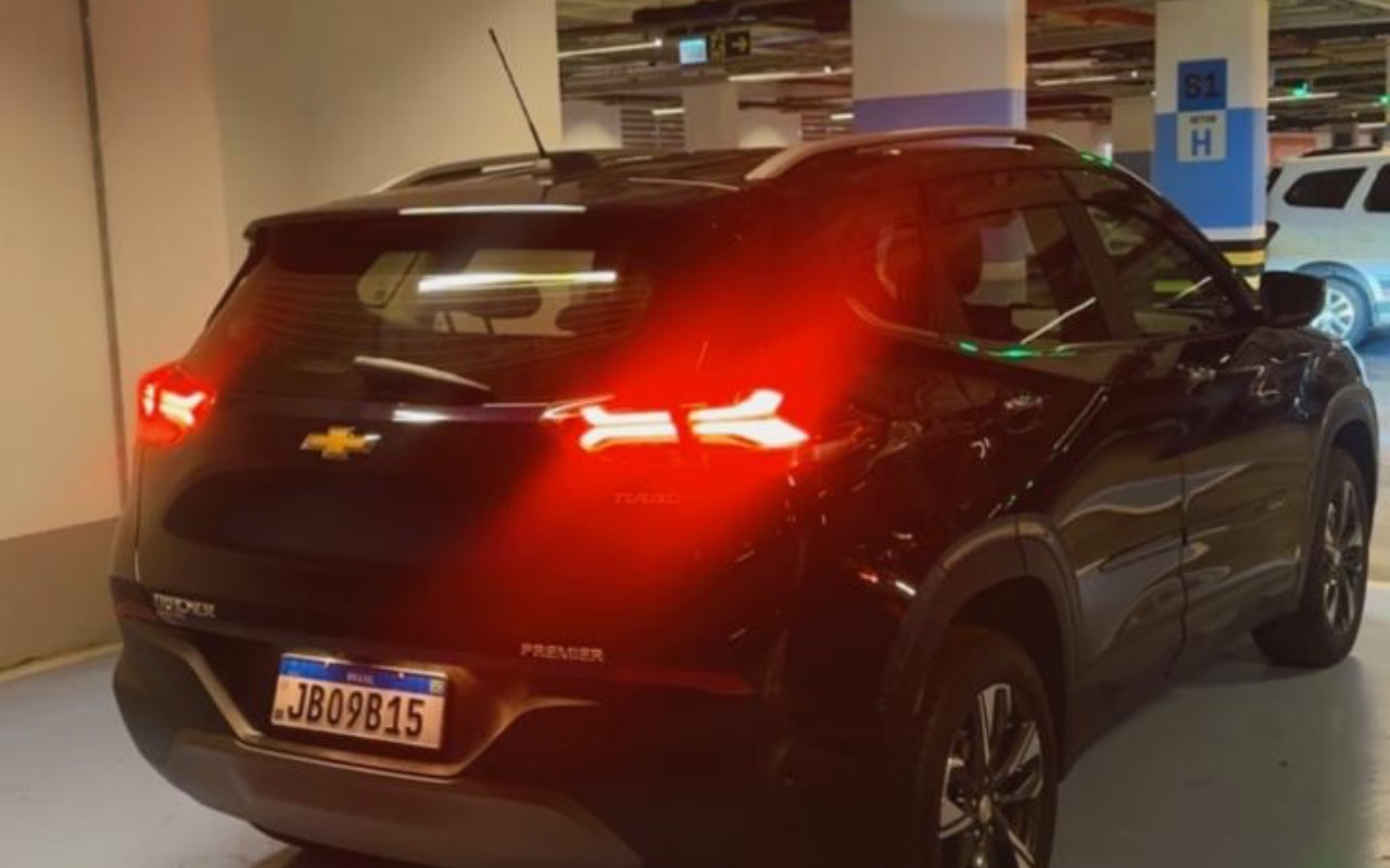 imagem-https://www.socarrao.com.br/sc-vehicle-images-prod/908590/1772912420499-ZGVlOGVjZmItZjFmZi00MWU1LTlkNjQtZTk0ZmYzZTJmM2E4LmpwZWc.jpeg