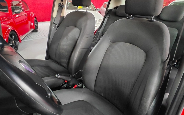 imagem-https://www.socarrao.com.br/sc-vehicle-images-prod/908661/1772913946397-V2hhdHNBcHAgSW1hZ2UgMjAyNi0wMy0wNyBhdCAxNi41Mi4zMSAoMikuanBlZw.jpeg