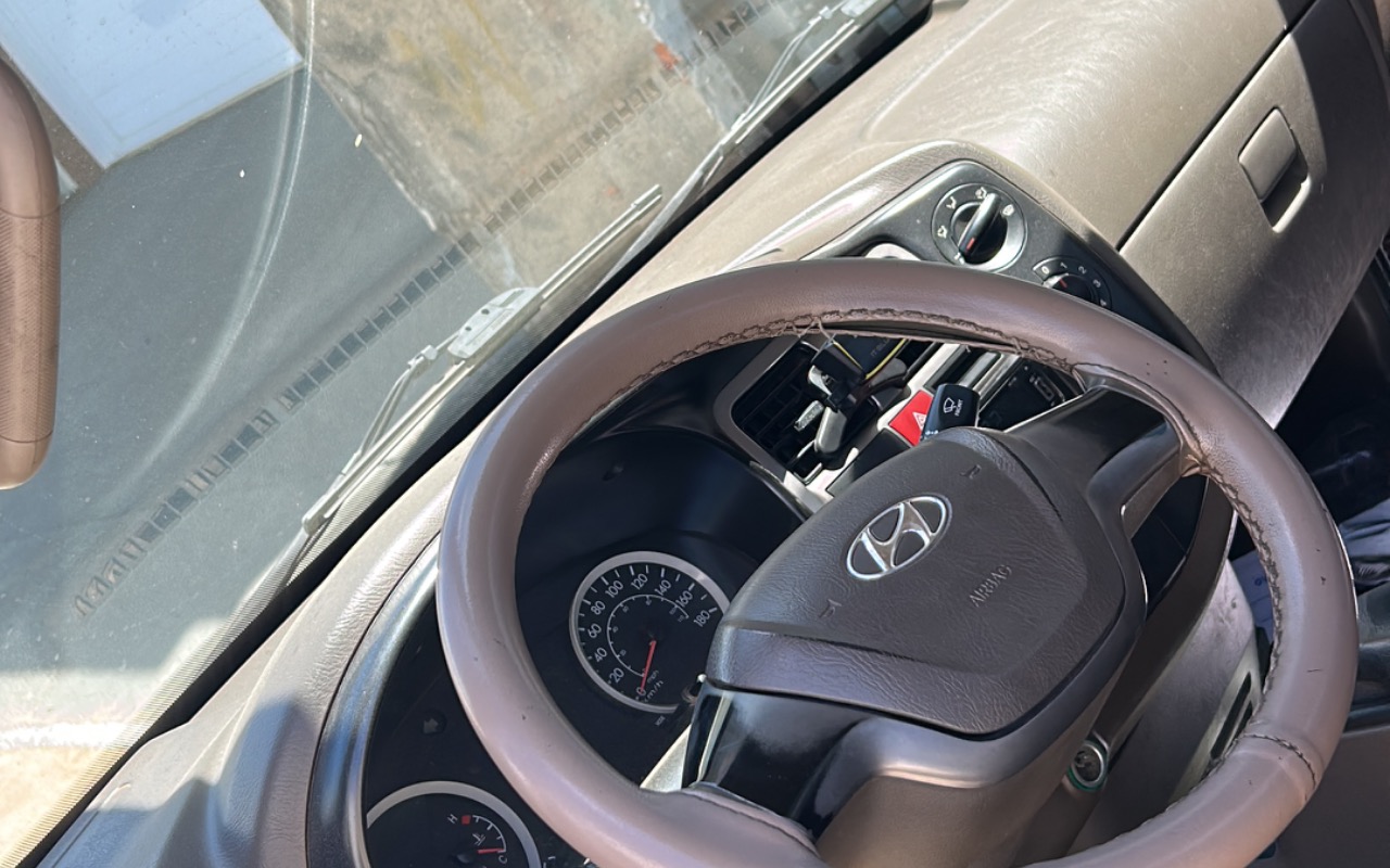imagem-https://www.socarrao.com.br/sc-vehicle-images-prod/908790/1772920712032-ODc4QkI4NUQtOTY4OS00RkU4LUIzNkItQzVCMTk2NDhERkFCLmpwZWc.jpeg