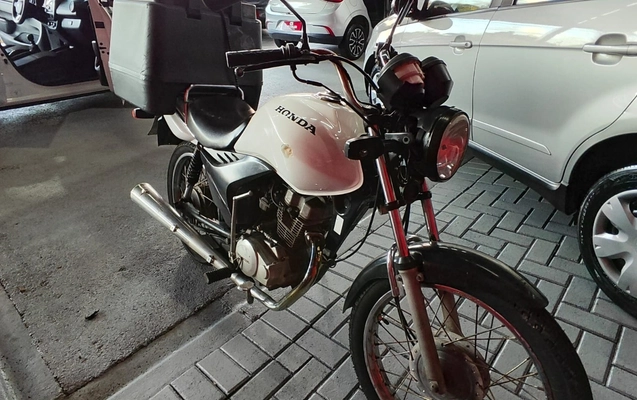 imagem-https://www.socarrao.com.br/sc-vehicle-images-prod/909215/1772946023970-N2M3ZWIxNDktZWMxOS00MGE2LTkyZmItNTdkNTliNjM4OGFmLmpwZw.jpg