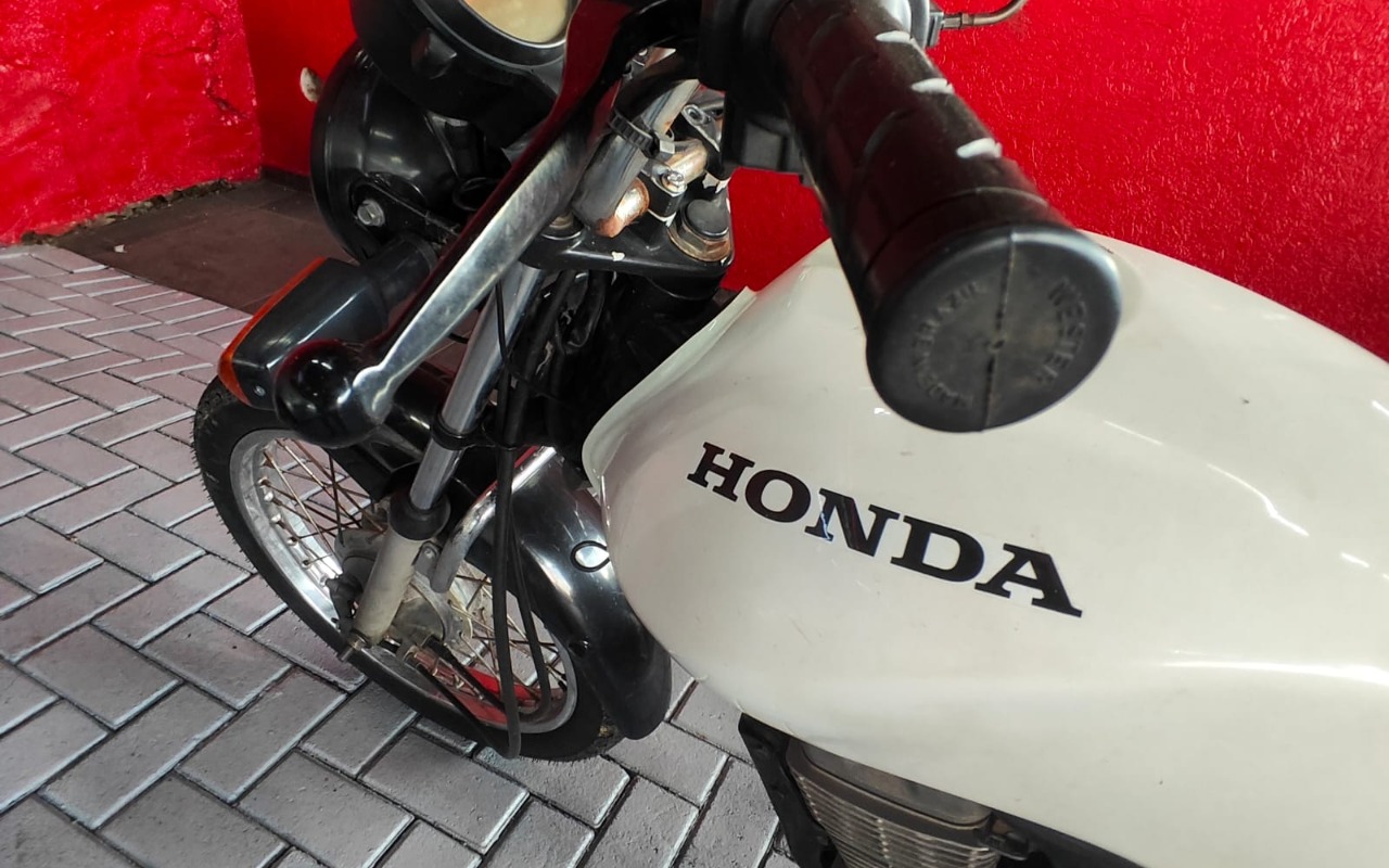 imagem-https://www.socarrao.com.br/sc-vehicle-images-prod/909215/1772946024152-ZTk4NDdlOTAtZWQ4MC00ODY0LTllNzUtYzMyYzllZGQzMGIzLmpwZw.jpg