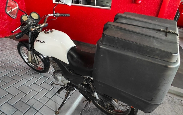 imagem-https://www.socarrao.com.br/sc-vehicle-images-prod/909215/1772946024216-OTQ3YjEyOGItYTY4OS00OGQxLTg0NzktMDU5ZDkxNDRmNGY4LmpwZw.jpg