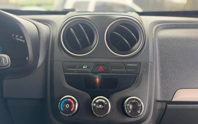 imagem-https://www.socarrao.com.br/sc-vehicle-images-prod/911739/1788467340847-7875536_8_B_265390382b.jpeg
