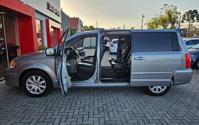 imagem-https://www.socarrao.com.br/sc-vehicle-images-prod/911818/1781802434777-7875722_3_B_52f9ca47c1.jpeg