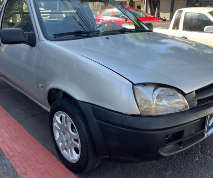 Ford Courier 1.6 L/ 1.6 Flex 2008 Prata — foto 1 de 3
