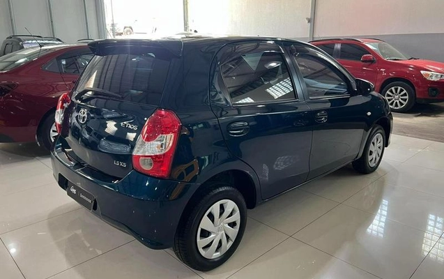 imagem-https://www.socarrao.com.br/sc-vehicle-images-prod/912405/1791469026662-7800251_4_B_1c02d0aac8.jpeg
