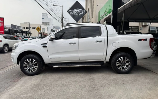 imagem-https://www.socarrao.com.br/sc-vehicle-images-prod/912822/1773081022289-gb-2e6d075.jpeg