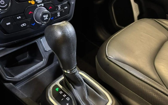 imagem-https://www.socarrao.com.br/sc-vehicle-images-prod/912952/1789162055303-7878029_8_B_adbb32c5a7.jpeg