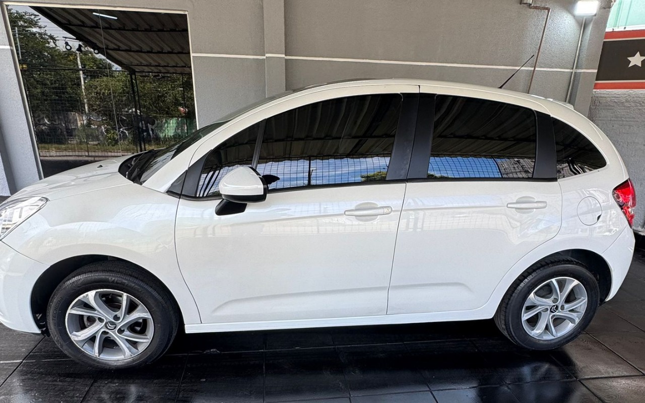 imagem-https://www.socarrao.com.br/sc-vehicle-images-prod/913779/1773142707799-V2hhdHNBcHAgSW1hZ2UgMjAyNi0wMy0xMCBhdCAwOC4xMy4yNyAoMikuanBlZw.jpeg