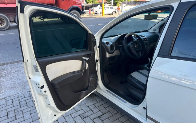 imagem-https://www.socarrao.com.br/sc-vehicle-images-prod/914529/1773155776369-dfc2f8ad-a4bf-4ef2-8c64-ecd602f79b8b.jpeg