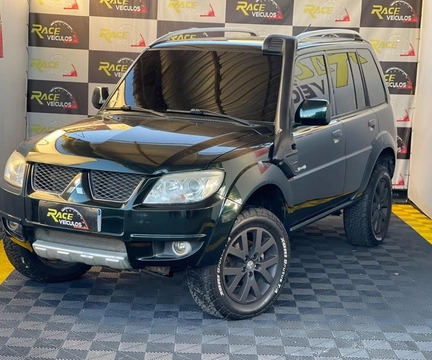 Mitsubishi Pajero TR4 2012 Verde — foto 1 de 3