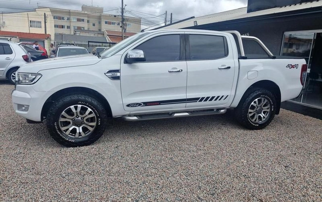 imagem-https://www.socarrao.com.br/sc-vehicle-images-prod/914620/1790105956298-7867885_1_B_4b3fd47dbb.jpeg