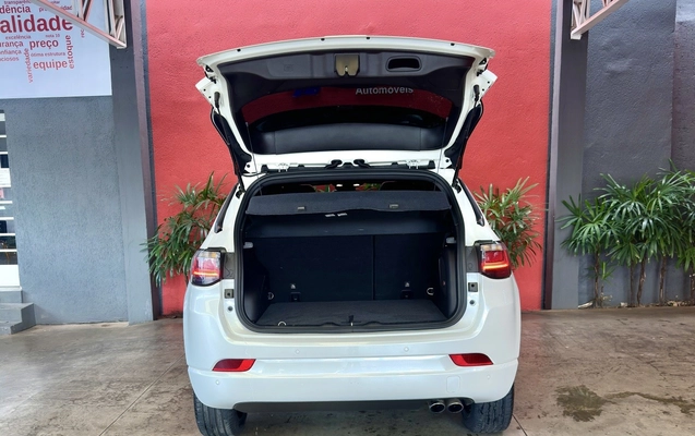imagem-https://www.socarrao.com.br/sc-vehicle-images-prod/914698/1773157926804-6_061059.jpg