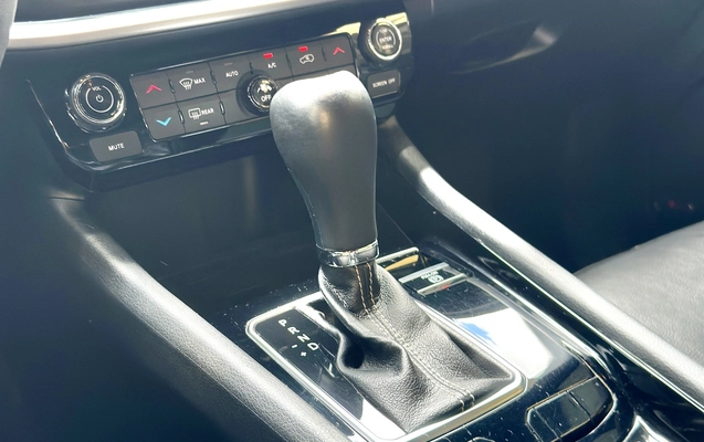 imagem-https://www.socarrao.com.br/sc-vehicle-images-prod/915013/1773161185597-9_020529.jpg