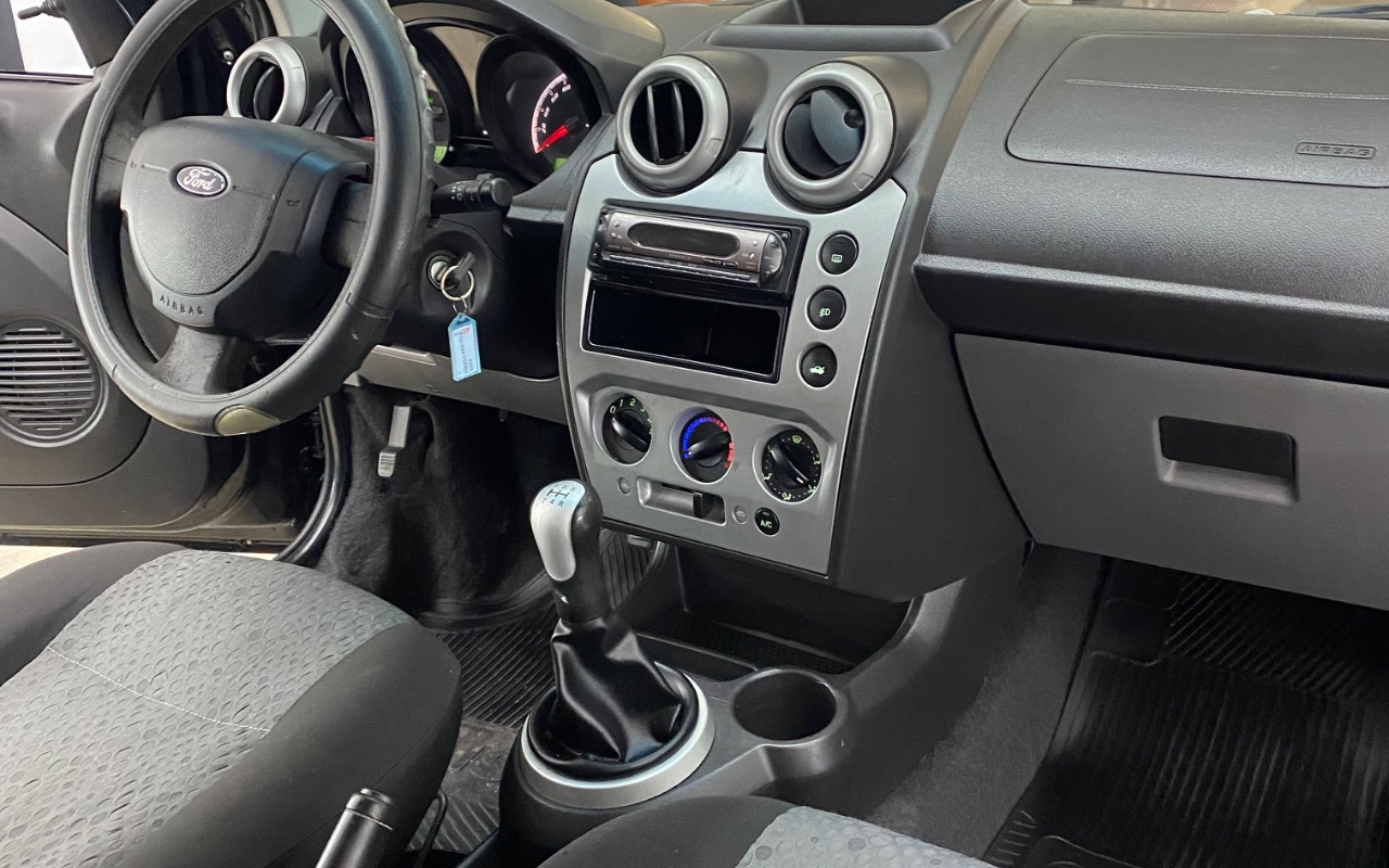 imagem-https://www.socarrao.com.br/sc-vehicle-images-prod/915270/1773168073205-SU1HXzcxODguanBlZw.jpeg
