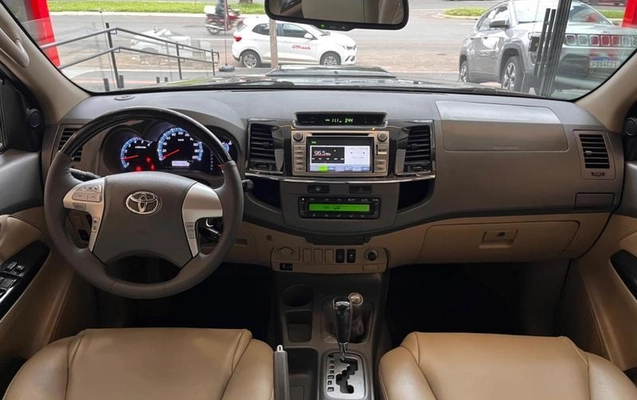 imagem-https://www.socarrao.com.br/sc-vehicle-images-prod/915287/1787167524229-7880700_5_B_490c3f6d78.jpeg