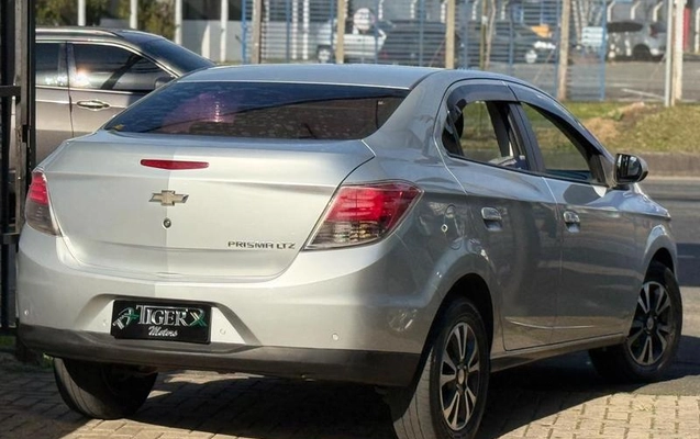 imagem-https://www.socarrao.com.br/sc-vehicle-images-prod/915447/1783599533367-7154921_4_B_e1412af59c.jpeg