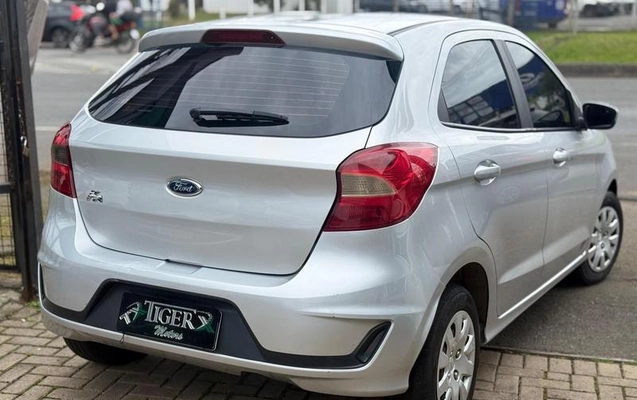 imagem-https://www.socarrao.com.br/sc-vehicle-images-prod/915452/1783599423186-7587709_4_B_67326ed194.jpeg