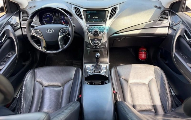 imagem-https://www.socarrao.com.br/sc-vehicle-images-prod/915454/1783599537416-7607576_9_B_b8e79c34cd.jpeg