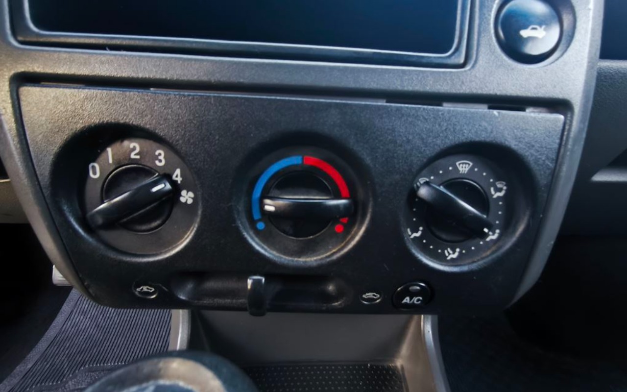 imagem-https://www.socarrao.com.br/sc-vehicle-images-prod/915502/1776359207180-SU1HXzIwMjYwNDE1XzE3MjExNCAoQ29weSkuanBn.jpg