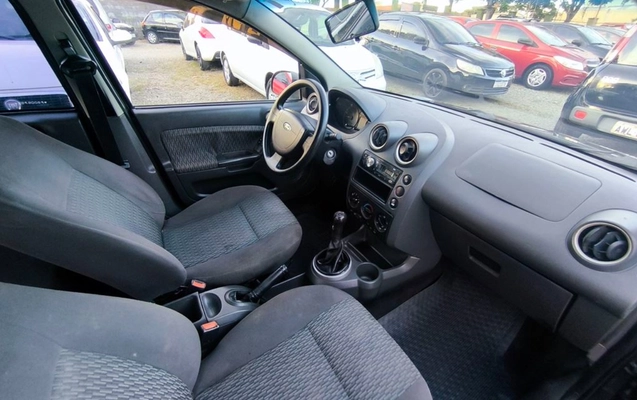 imagem-https://www.socarrao.com.br/sc-vehicle-images-prod/915502/1776359207556-SU1HXzIwMjYwNDE1XzE3MjE1OCAoQ29weSkuanBn.jpg