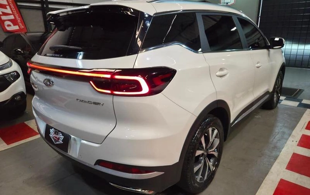 imagem-https://www.socarrao.com.br/sc-vehicle-images-prod/915613/1776970149427-7880538_4_B_7c8fef0ba9.jpeg