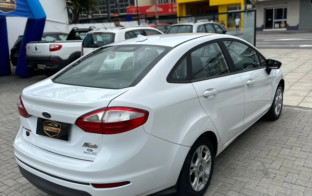 imagem-https://www.socarrao.com.br/sc-vehicle-images-prod/915875/1773175655869-gb-9ba7b40.jpeg