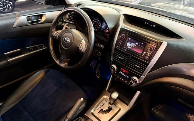 imagem-https://www.socarrao.com.br/sc-vehicle-images-prod/915916/1786803068155-7881919_11_B_47672871b1.jpeg