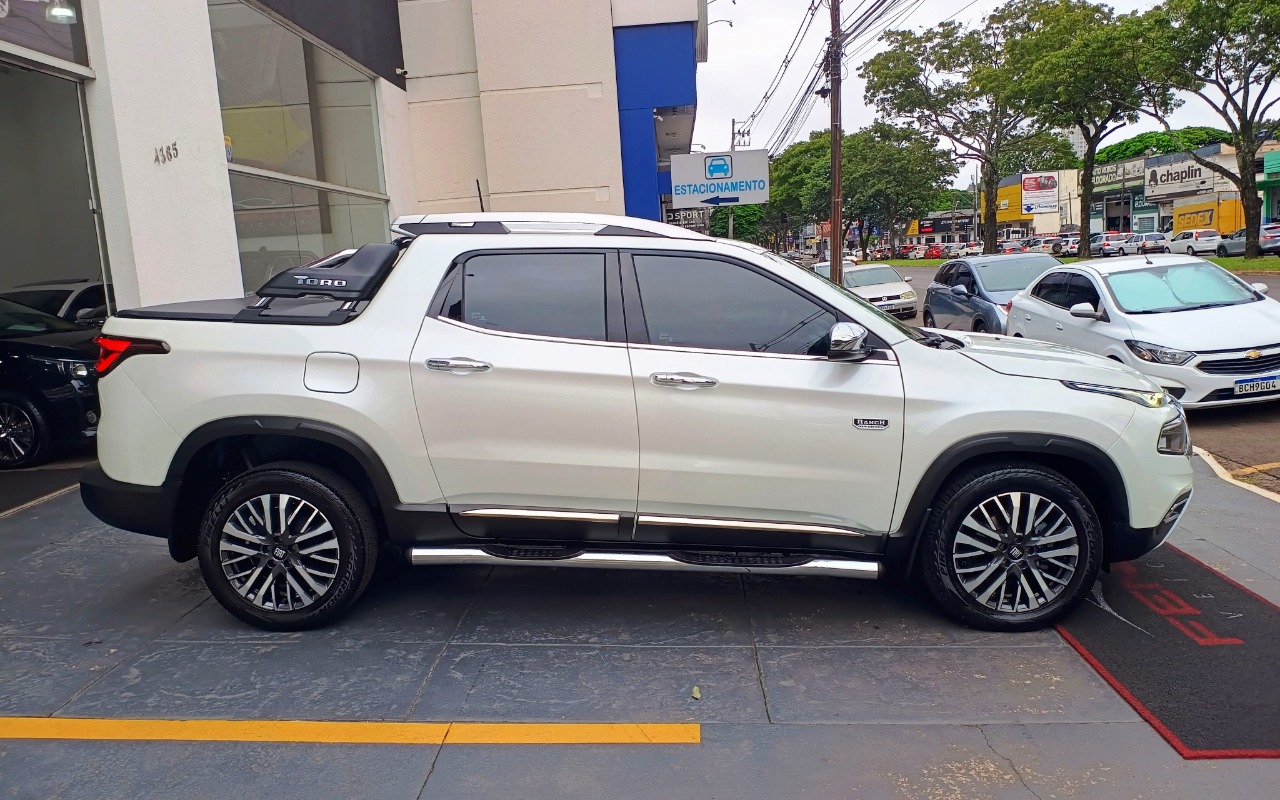 imagem-https://www.socarrao.com.br/sc-vehicle-images-prod/918002/1773232595754-RklBVCBUT1JPIDIuMCAxNlYgVFVSQk8gRElFU0VMIFJBTkNIIDRXRCBBVDkgMjAyNSBCUkFOQ0EgOC5qcGc.jpg